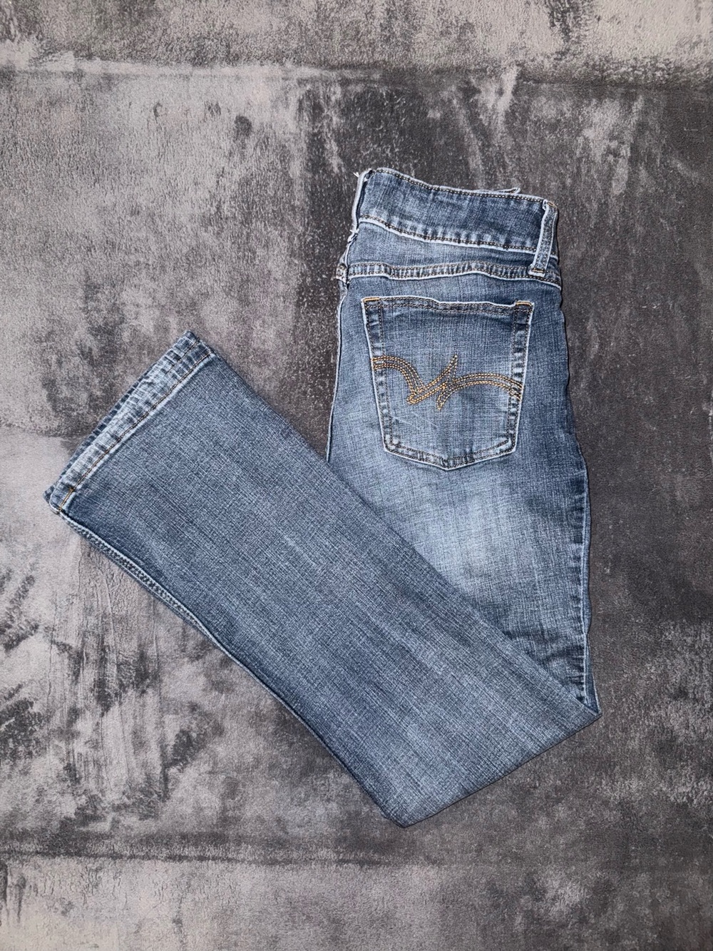 Wrangler Women's Faded Blue Bootcut Jeans with Embroidered Back Pocket